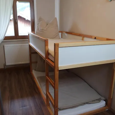 Apartment Tischler *